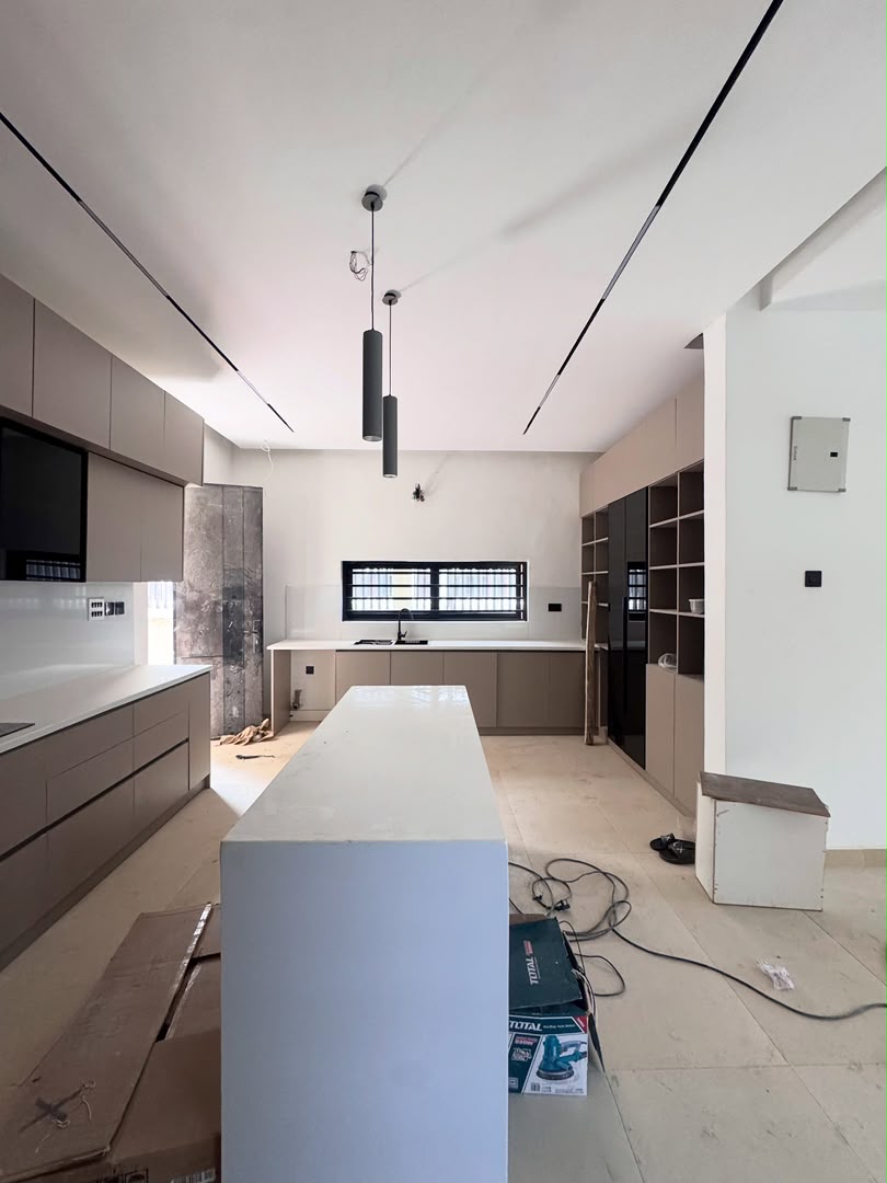 5 BEDROOM FULLY DETACHED DUPLEX WITH BQ