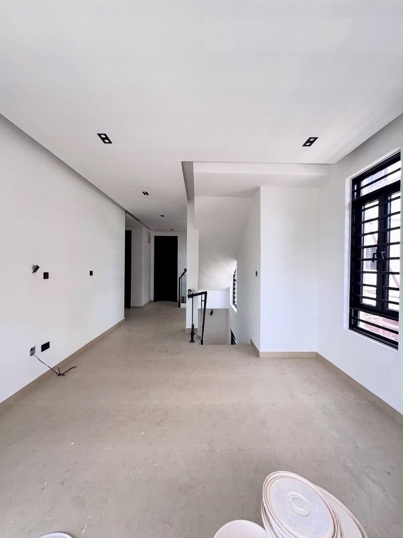 5 BEDROOM FULLY DETACHED DUPLEX WITH BQ