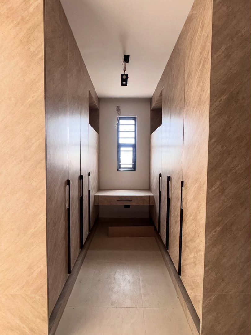 5 BEDROOM FULLY DETACHED DUPLEX WITH BQ