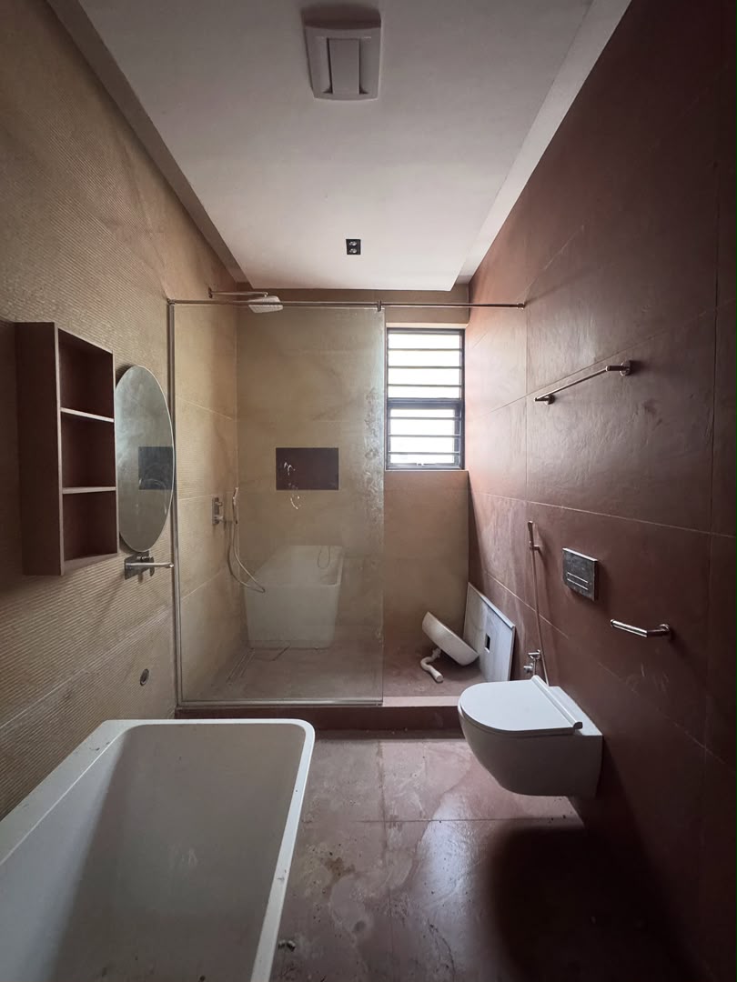 5 BEDROOM FULLY DETACHED DUPLEX WITH BQ