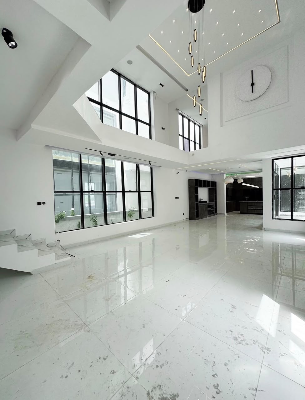 5 BEDROOM FULLY DETACHED DUPLEX WITH BQ AND SWIMMING POOL