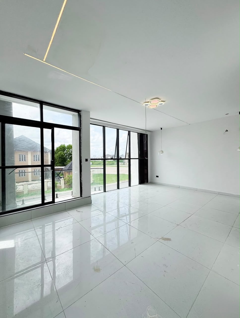 5 BEDROOM FULLY DETACHED DUPLEX WITH BQ AND SWIMMING POOL