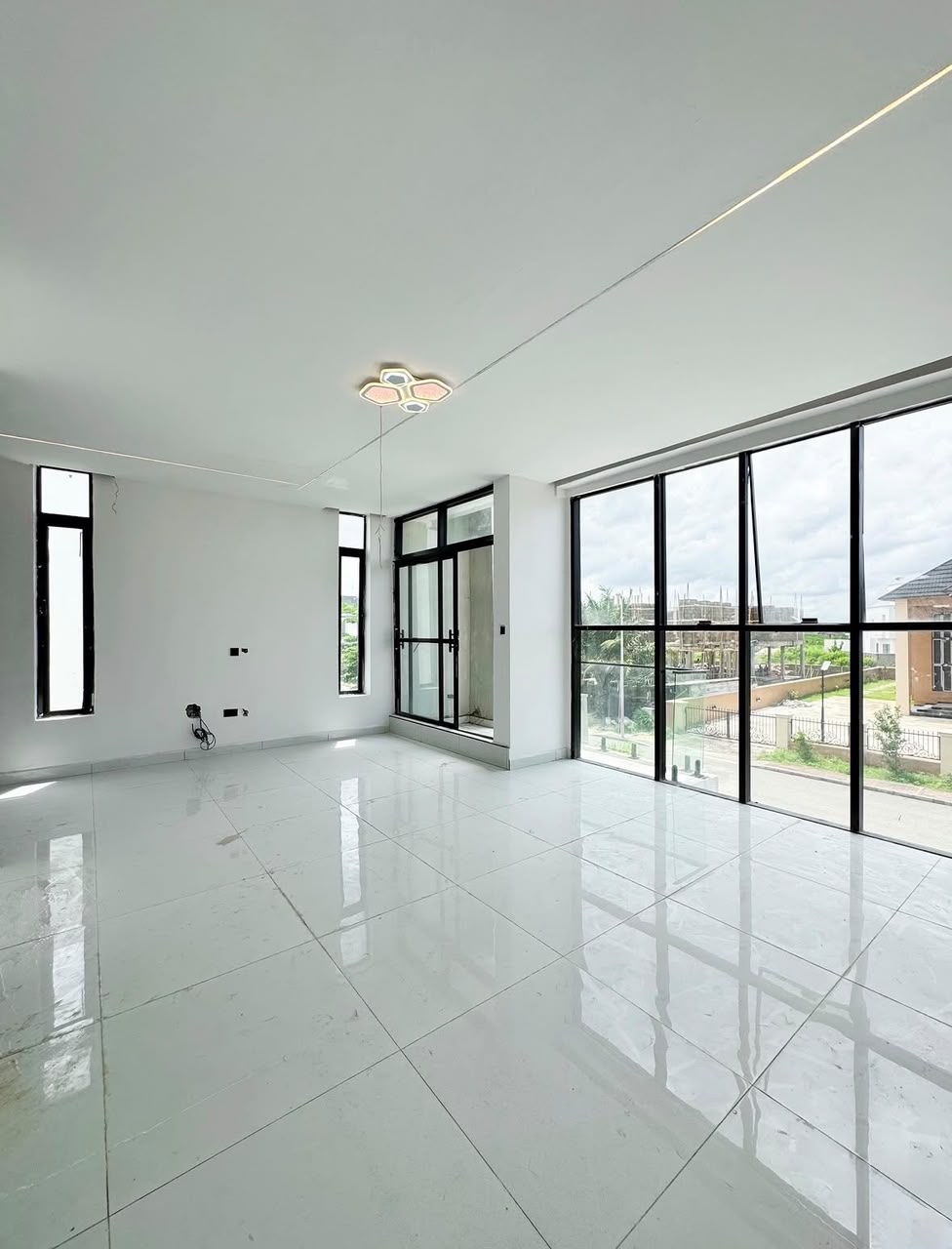 5 BEDROOM FULLY DETACHED DUPLEX WITH BQ AND SWIMMING POOL