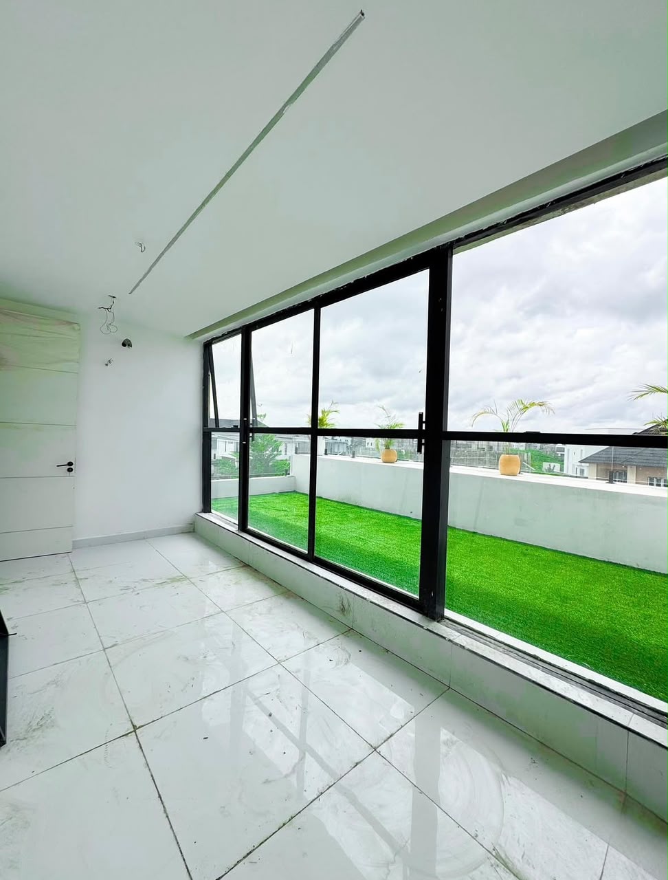 5 BEDROOM FULLY DETACHED DUPLEX WITH BQ AND SWIMMING POOL