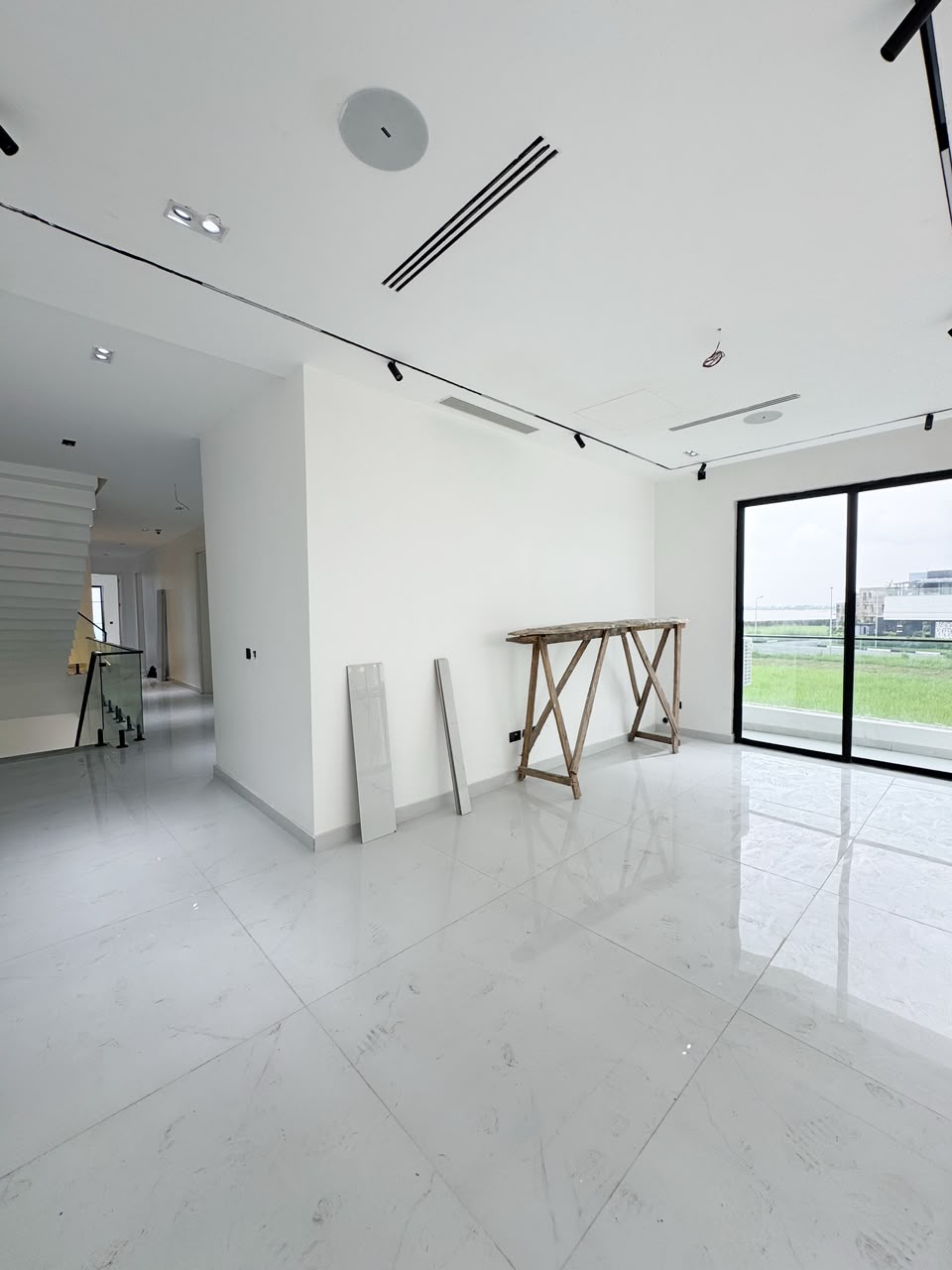 5 BEDROOM FULLY DETACHED DUPLEX WITH BQ AND SWIMMING POOL