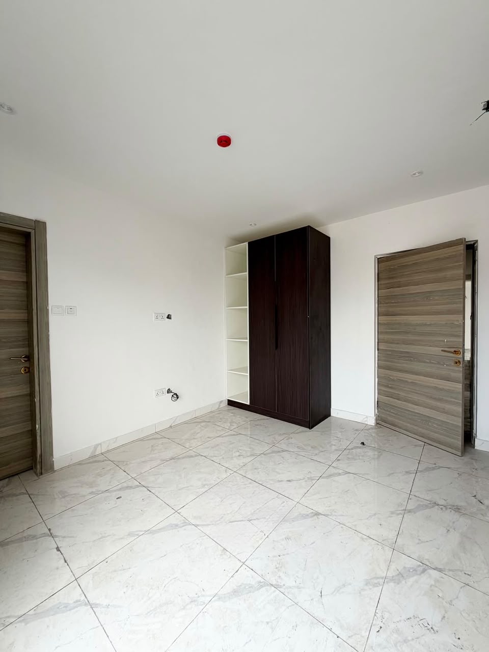 3 BEDROOM APARTMENT WITH BQ, ELEVATOR & SWIMMING POOL