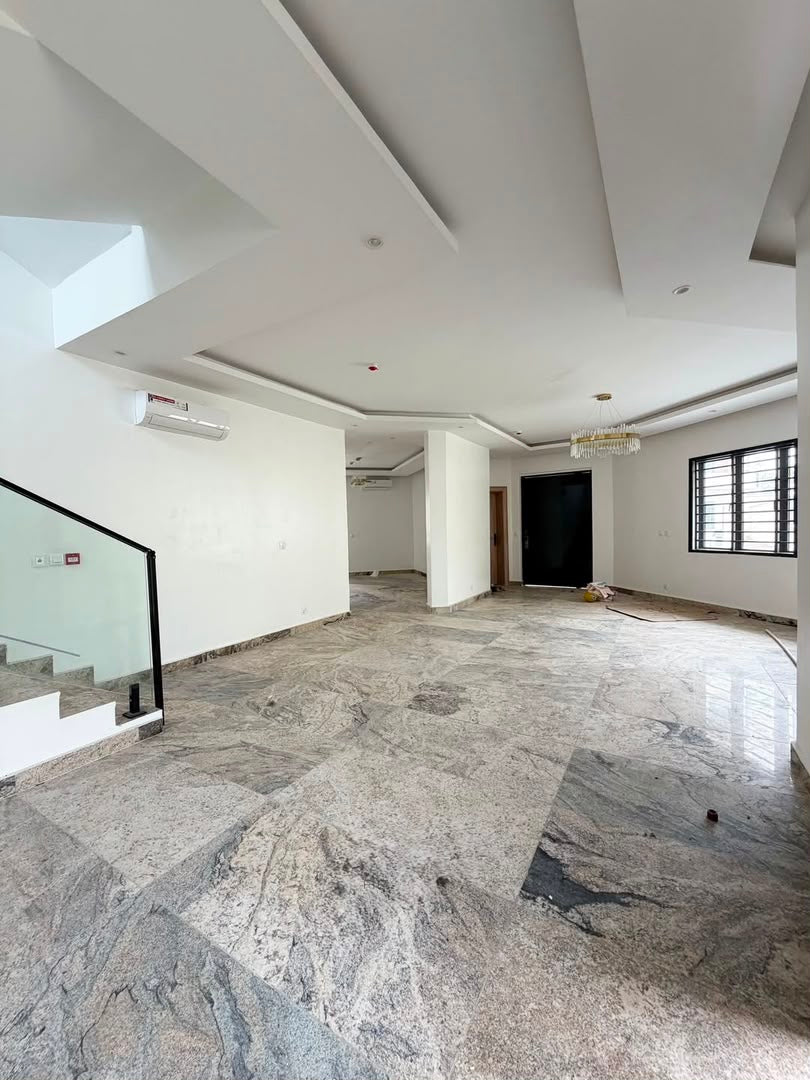 5 BEDROOM FULLY DETACHED DUPLEX WITH BQ & SWIMMING POOL