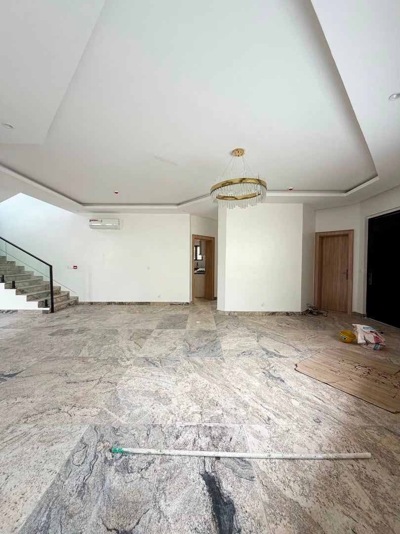 5 BEDROOM FULLY DETACHED DUPLEX WITH BQ & SWIMMING POOL